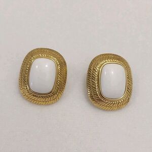 Vintage Gold Plated Earrings With White Lucid Centers #J207
